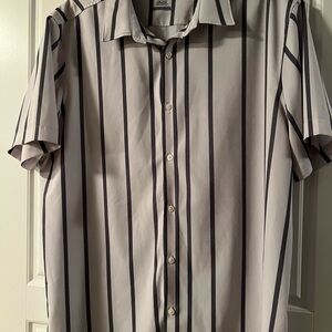(SOLD) Perry Ellis Casual Button Down Shirt in Gray and White